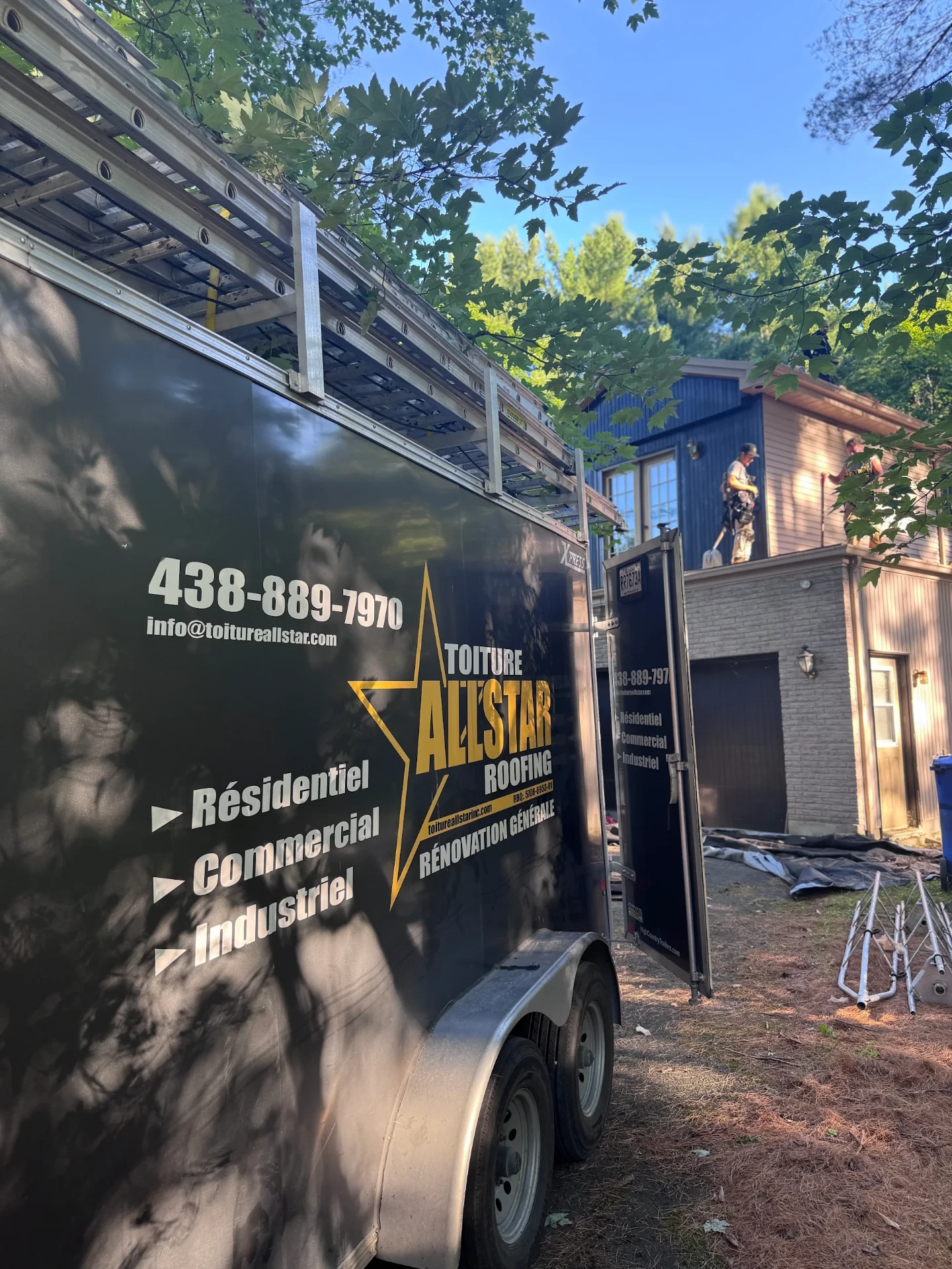Camion de Toiture AllStar sur un chantier